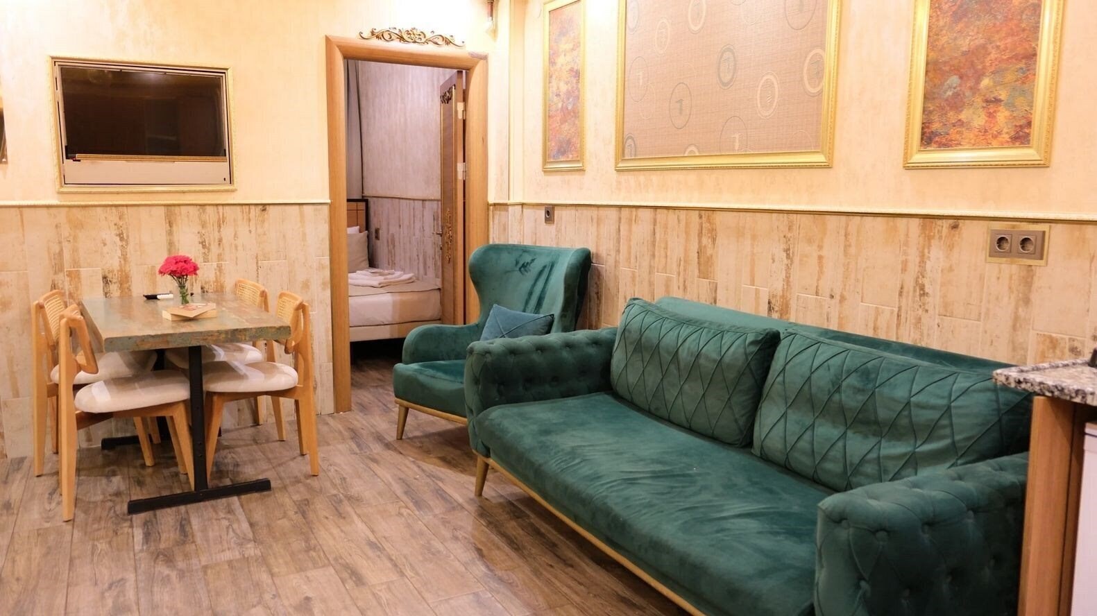 Отель Maranda Suit Hotel 3*